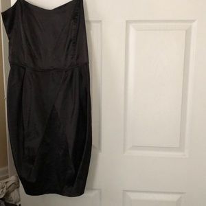 A short comfy black dress